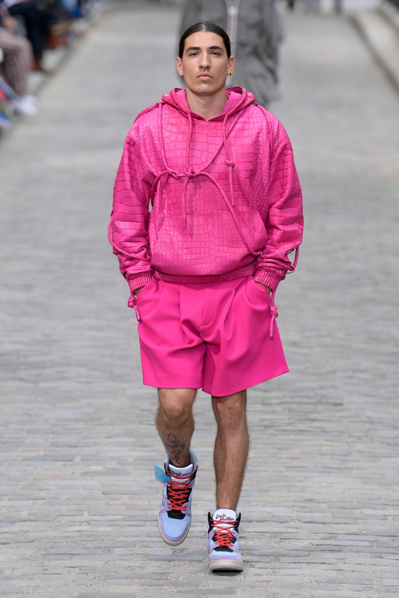 LIVE: Louis Vuitton Men Fashion Show Spring/Summer 2020  Esquire Middle  East – The Region's Best Men's Magazine